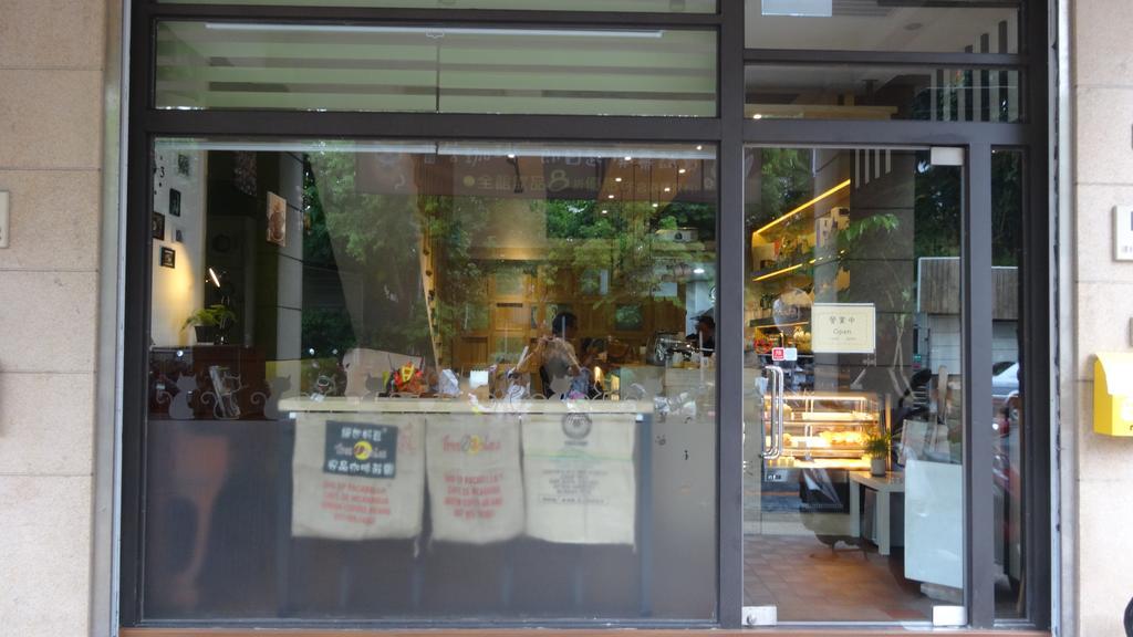 Meow G Cafe Hostel Hualien City Exterior photo