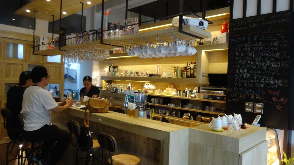 Meow G Cafe Hostel Hualien City Exterior photo